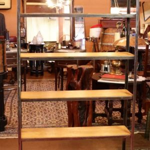 Etagère en fer et chêne