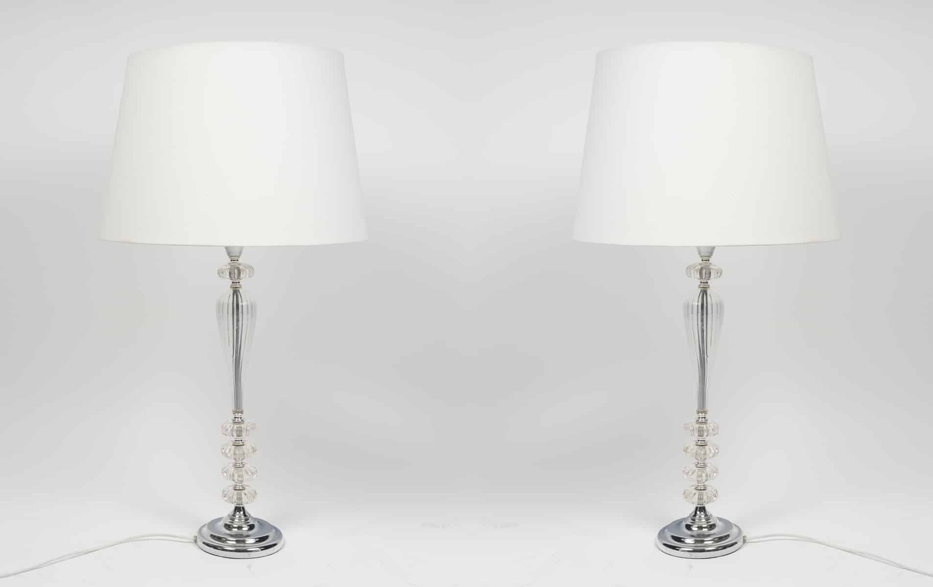 Paire de Lampes Transparentes et Abat-Jour Blanc, Style Baccarat