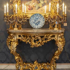 Console en bois sculpté et doré à décor Rocaille Italie fin du XVIIIème siècle