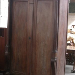 1800′ Armoire Époque Empire à Colonnes Détachées et Crosses